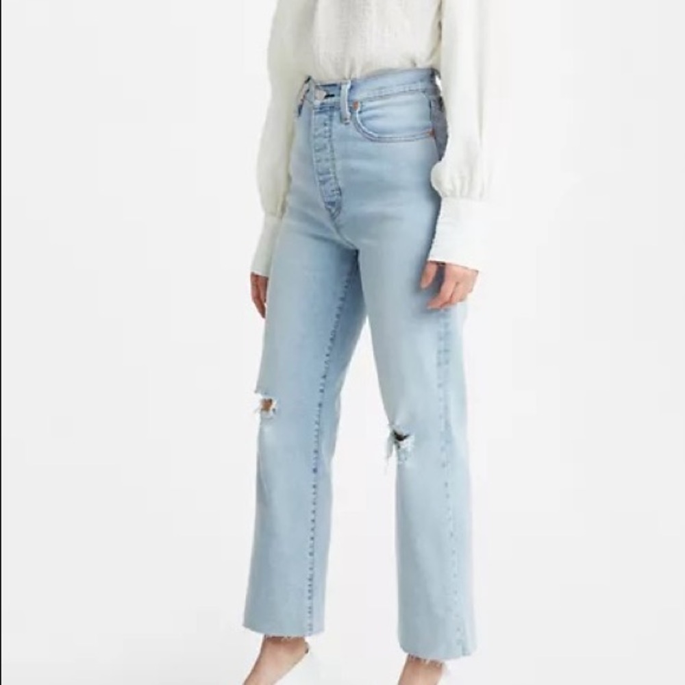 Levi’s Ribcage Straight Jean (Worn once)